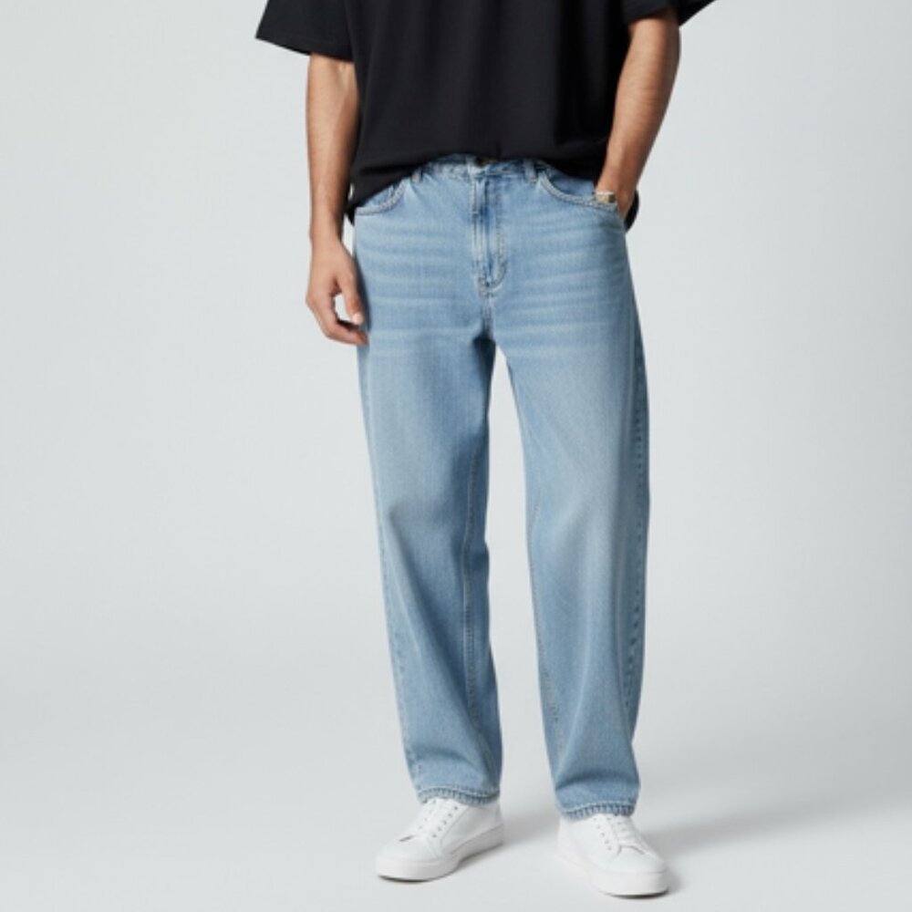 Men's DBD Light Denim Jeans-Size 34X32-Belt Loops-5-Pocket-Flare Leg-Zip/Button